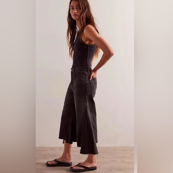 Free People We The Free Ripple Wide Leg Cropped Distressed Jeans - Picture 2 of 9